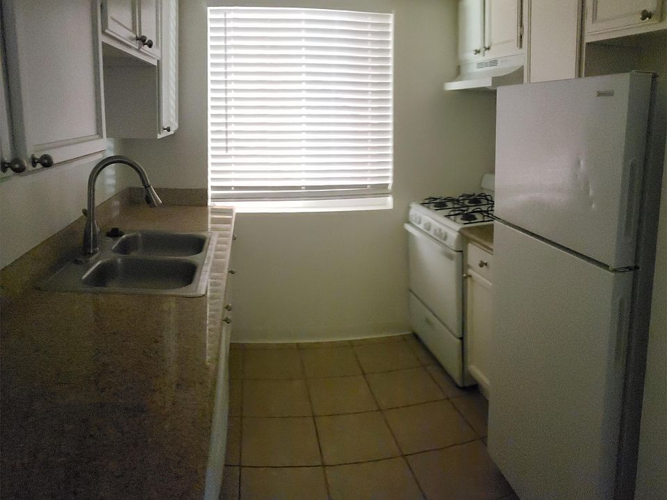 1st image of 2417 E Campbell Ave APT 09A