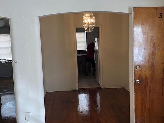 3rd image of 221 Sidonia Ave APT 3