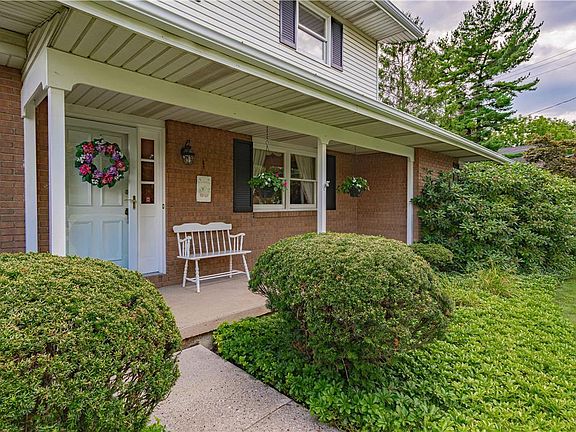 4th image of 904 Johnston Dr