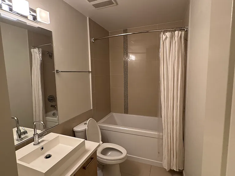 2214 Kelly Ave #308 — Photo 12