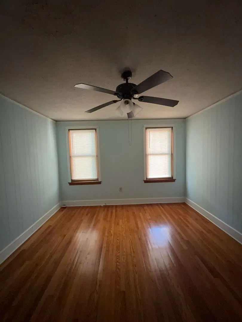 1516 Axtell Dr — Photo 4