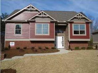 586 Sir Carlos Dr, Soddy Daisy, TN 37379