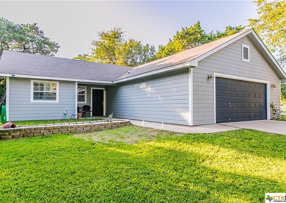1st image of 4901 Lakeaire Cir