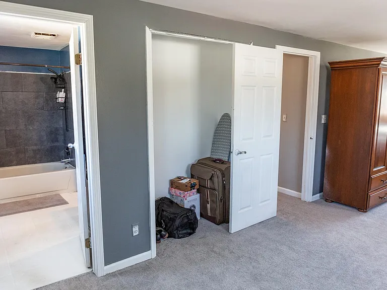 22582 Albion Ave — Photo 4
