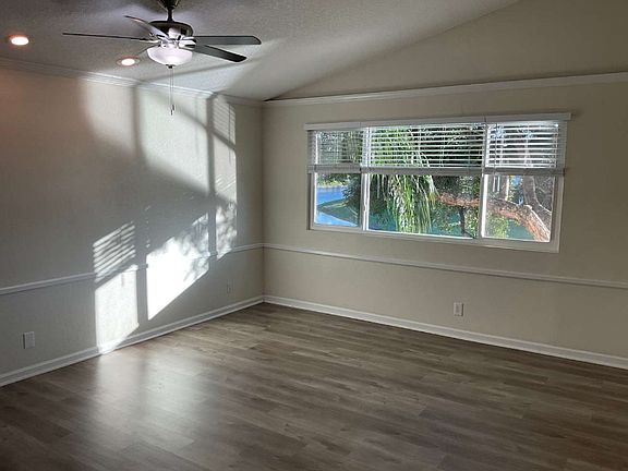 5th image of 6043 NW 77th Dr