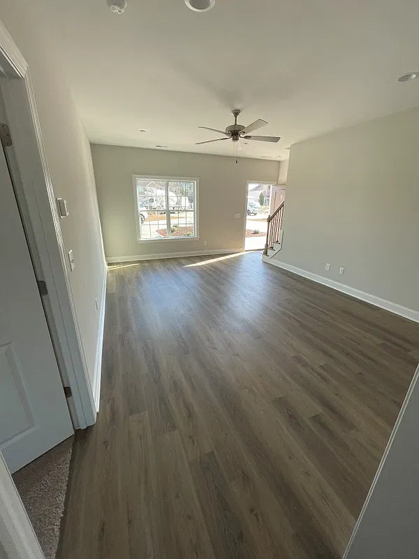 3 bed, 3.5 bath, 1800 sqft, $1,950 — Photo 3