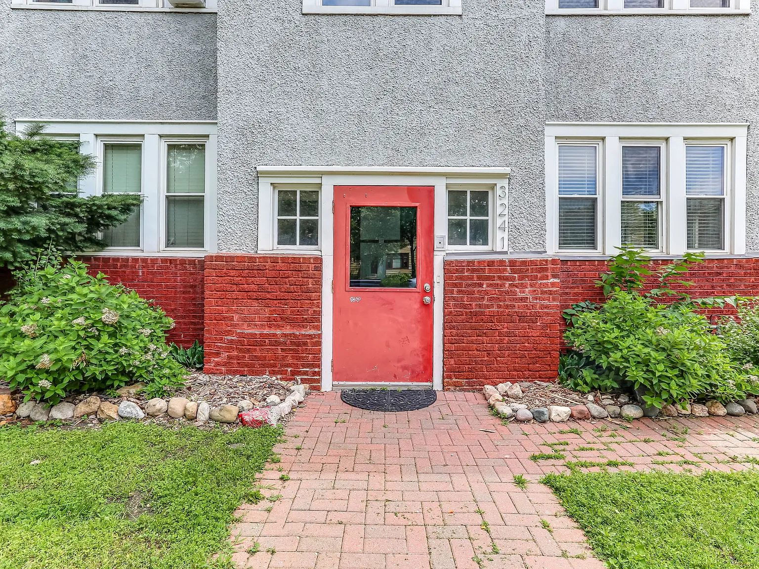 3241 Lyndale Ave S — Photo 3