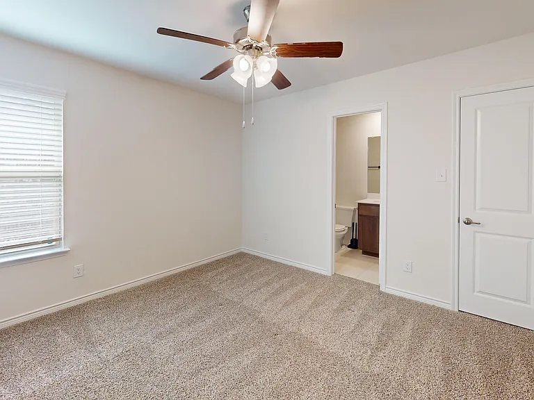 612 Liliana Ln — Photo 10