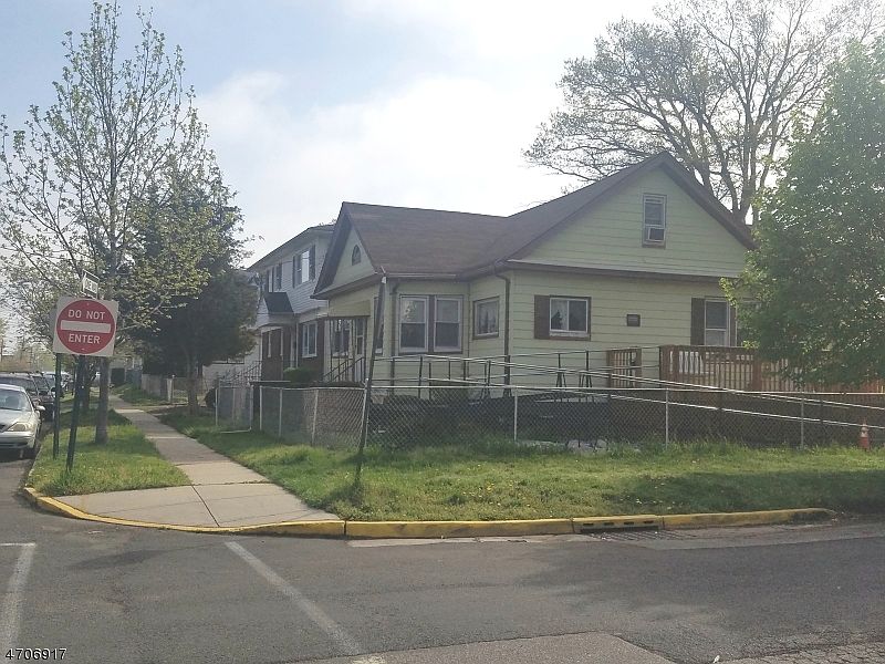2nd image of 45 W 18th St