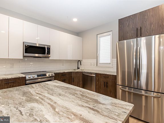 5th image of 2833 Coral St