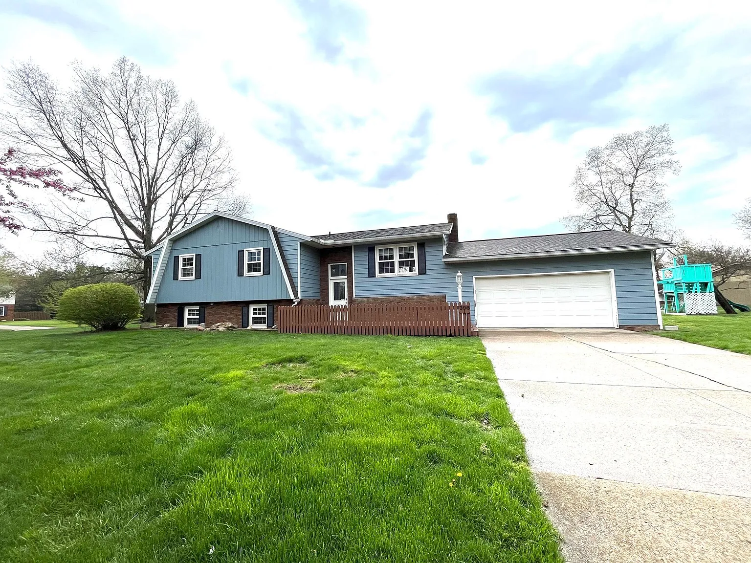5 bed, 2612 sqft, $2,599 — Photo 1