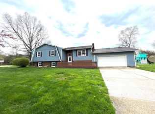 396 Forest Ln, Wadsworth, OH 44281