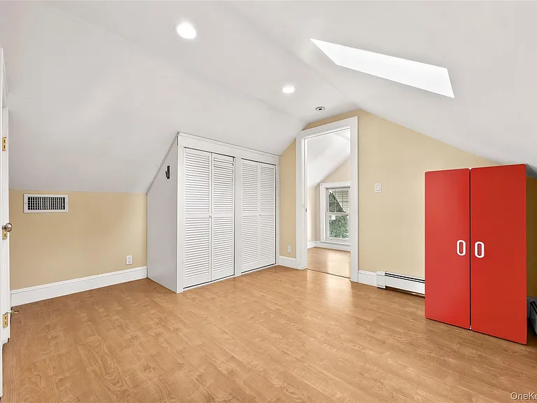 15 Pershing Ave — Photo 23