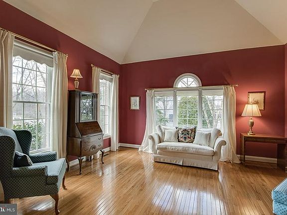 5th image of 3411 Oakton Chase Ct