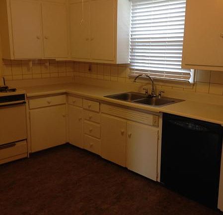 2nd image of 3310 Lynette Dr
