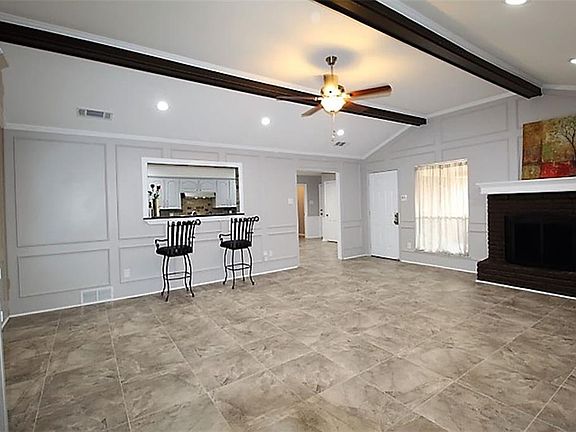 5th image of 651 Sheffield Dr