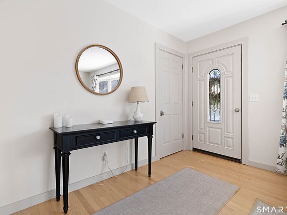 3rd image of 6 Riched Lane