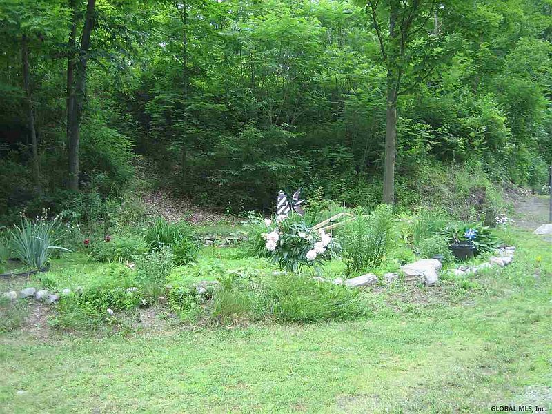 2nd image of 516 REAFIELD FARM Road