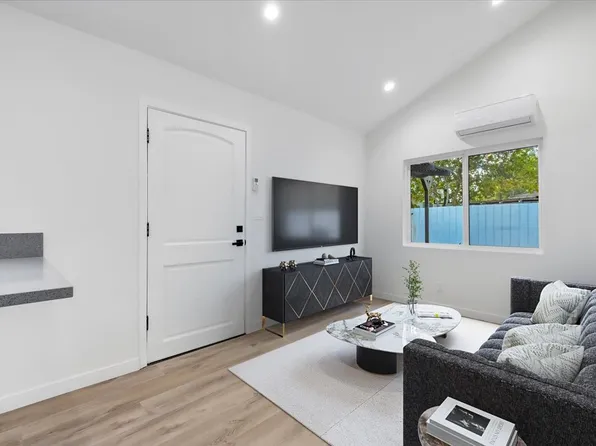 7421 Amigo Ave, Reseda, CA 91335