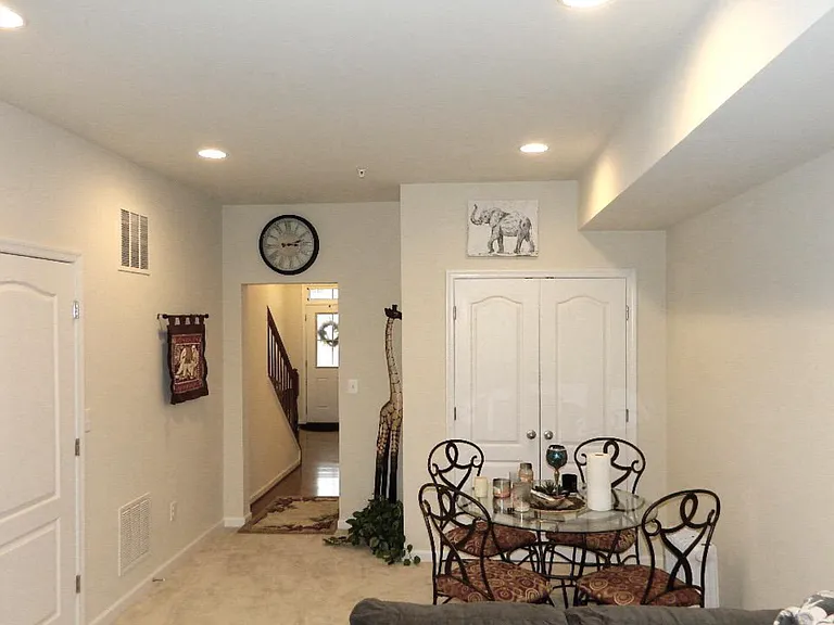 517 Pebblebrook Ln — Photo 7
