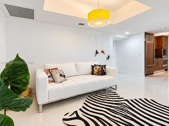 4th image of 465 Brickell Ave APT 5105