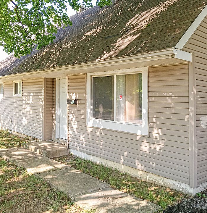 1st image of 2394 Brentnell Ave