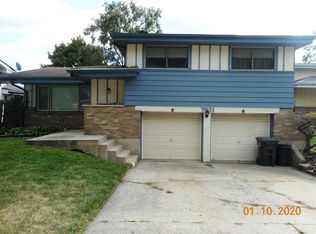 7631 46th St, Lyons, IL 60534