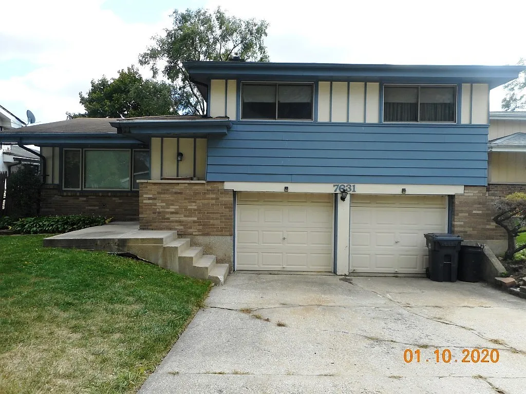7631 46th St photo 1
