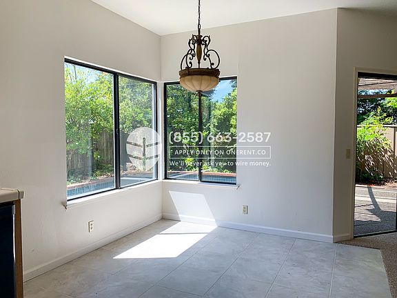3rd image of 303 Salisbury Ct