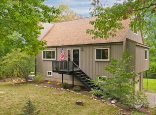 71 Hoadley Creek Cir, Guilford, CT 06437