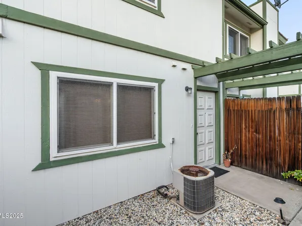 2282 Cannonball Rd, Sparks, NV 89431