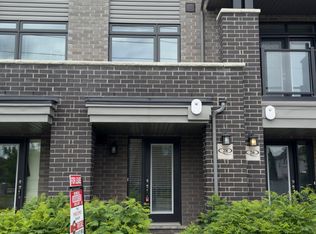 28 Emmas Way W, Whitby, ON L1R0S7