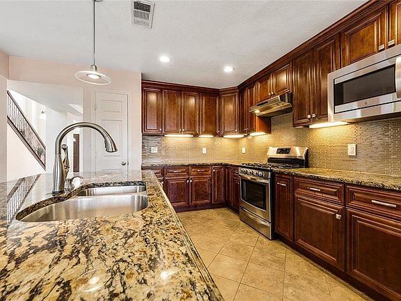 2nd image of 5611 Aberdeen Dr