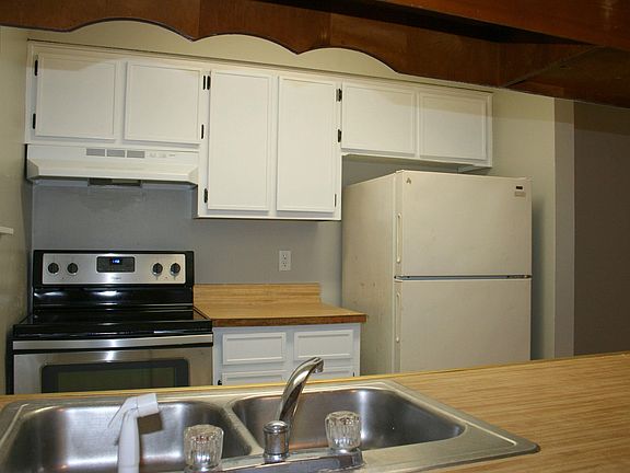 4th image of 3217 Nekoma Ln APT A