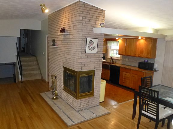 3rd image of 657 Beautyview Ct