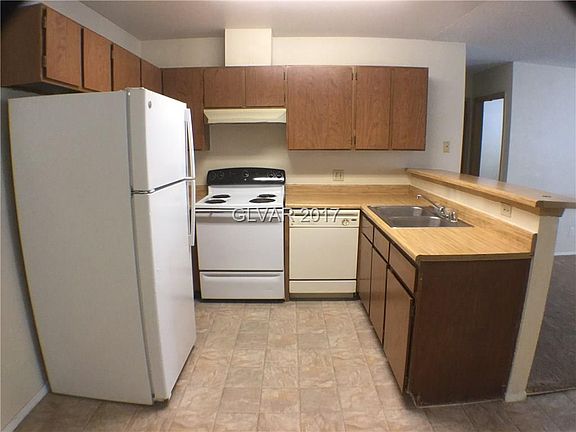 5th image of 4641 Amberleigh Ln APT D