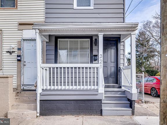 3rd image of 321 Somerset St