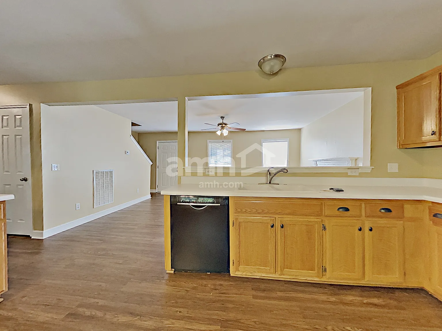 3 bed, 2.0 bath, 2123 sqft, $2,530 — Photo 3