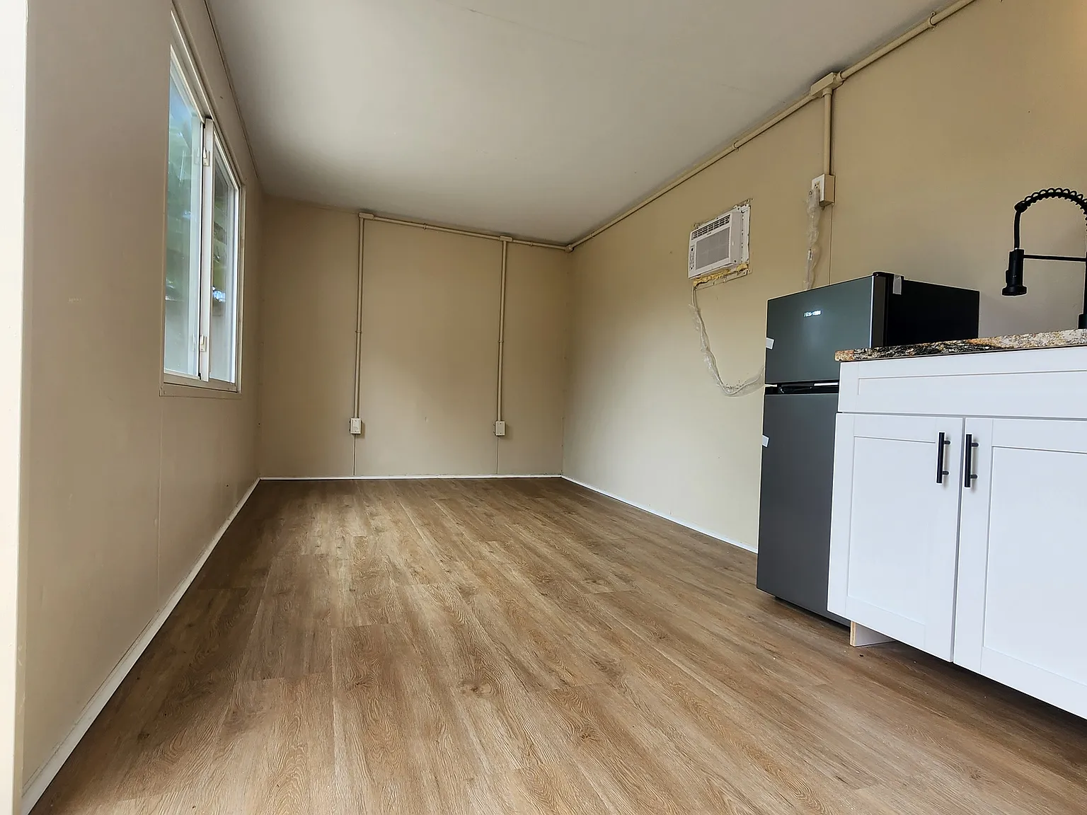 Studio, 350 sqft, $800 — Photo 3
