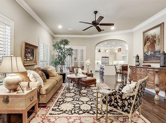 5th image of 2252 Longwood Dr