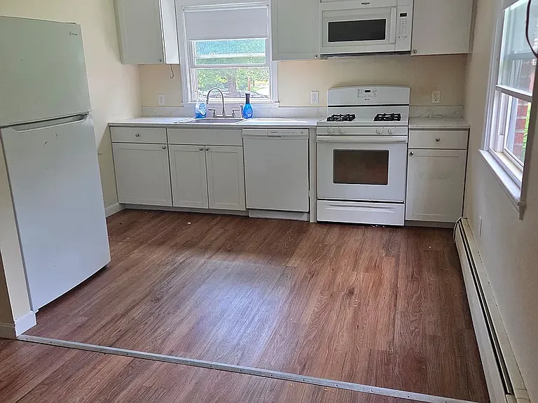 3 Greenleaf Dr #A — Photo 2