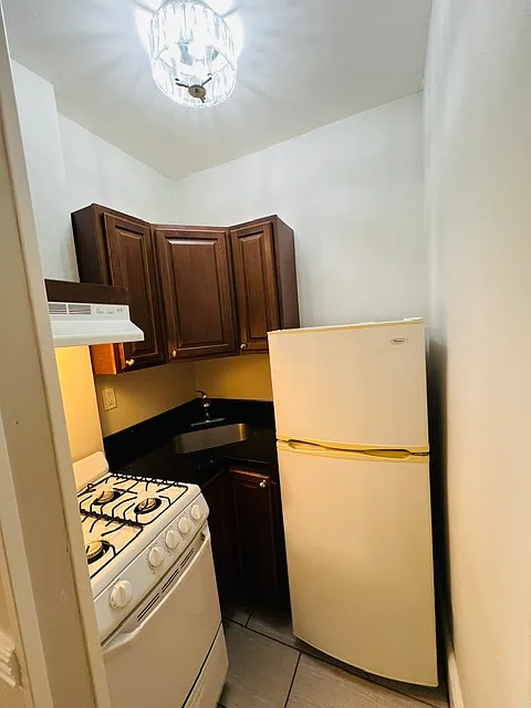 Studio, 1.0 bath, $2,500 — Photo 1