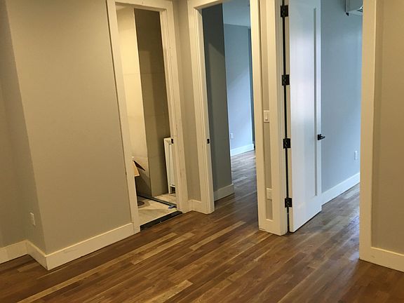 4th image of 1558 Greene Ave