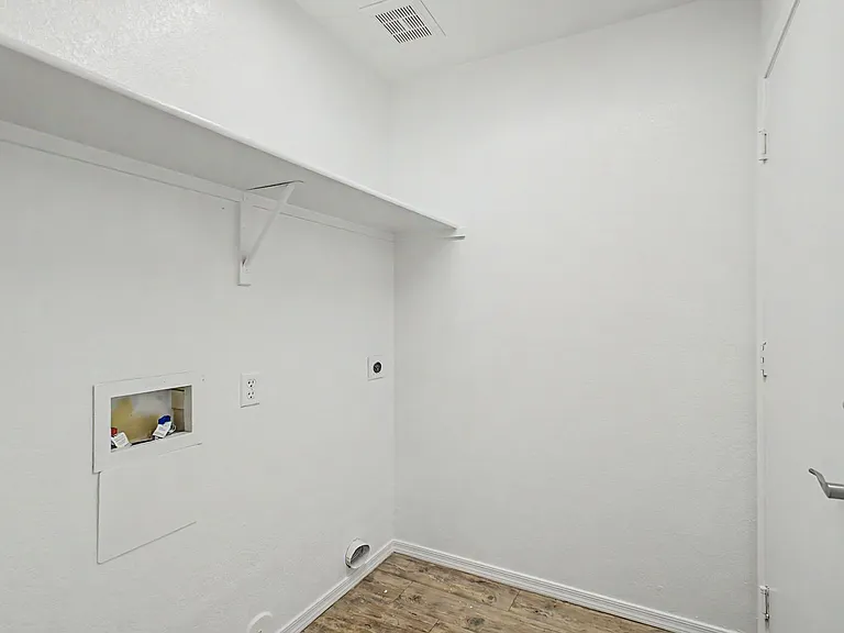 1211 N Jackson St — Photo 29