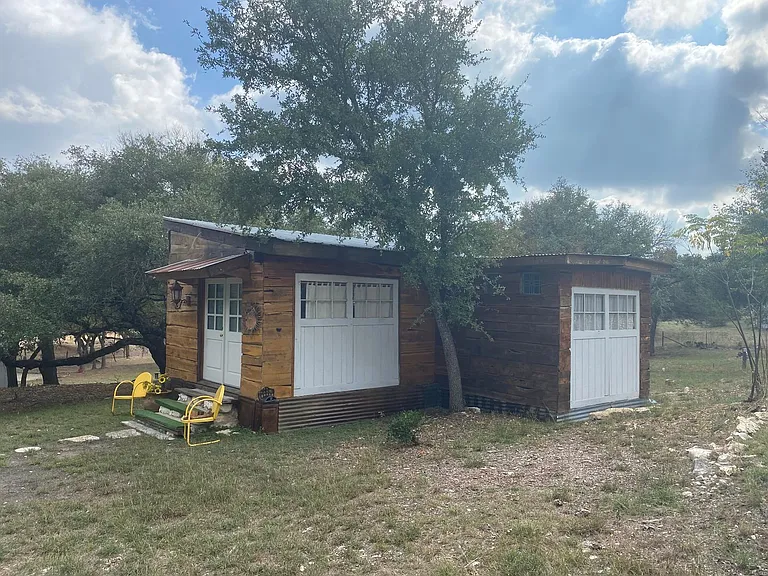 10518 Signal Hill Rd — Photo 3