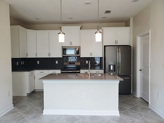 3rd image of 11090 Sweetgum Woods Dr