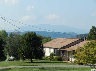 2824 Yarberry Edge Ln, Kodak, TN 37764