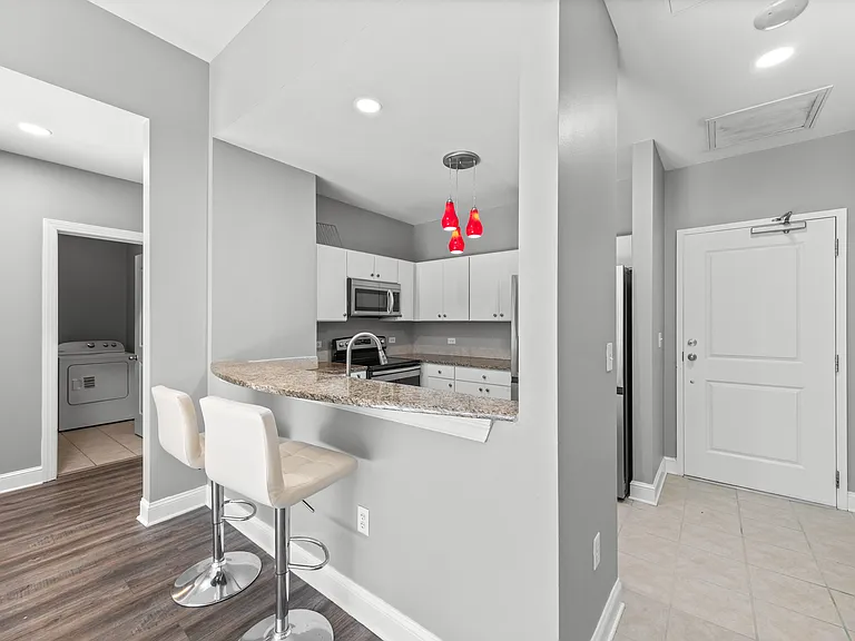 655 S Riverside Dr #104 — Photo 15