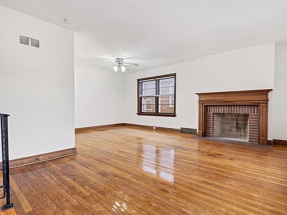 4th image of 7332 Dartmouth Ave