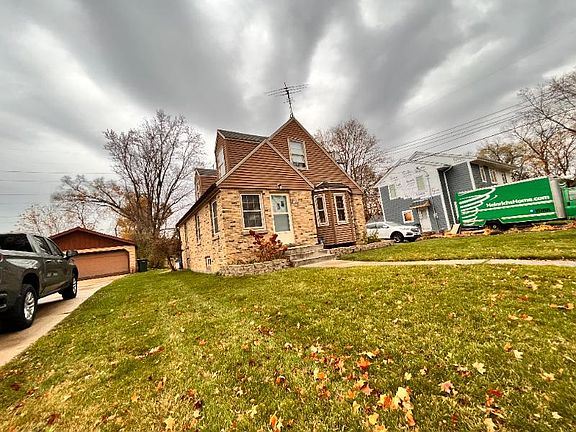 3rd image of 10404 W Manor Park Dr
